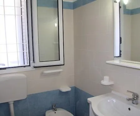 アパート Casa Vacanze Sofia 2 *